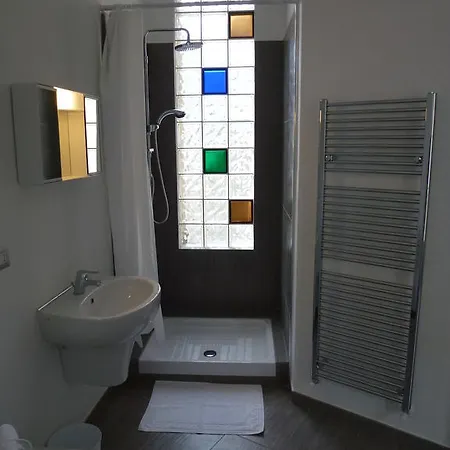 Virginia Hotel Atina